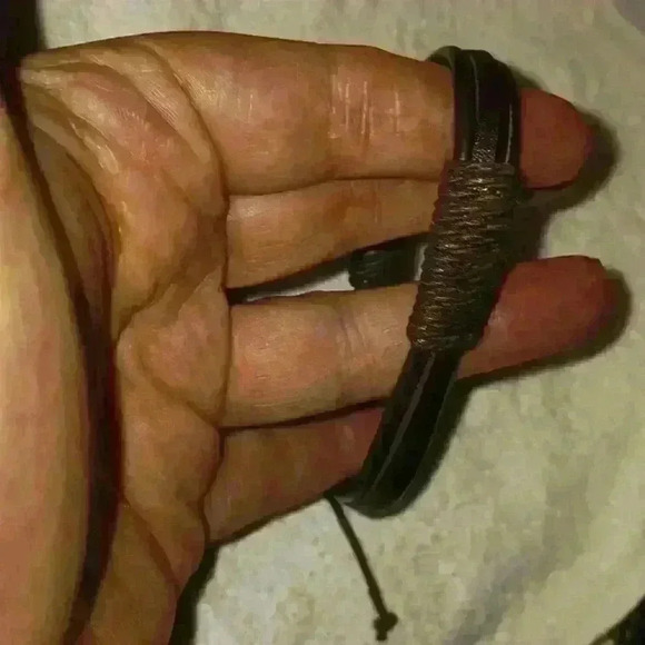 Handmade Leather Unisex Bracelet - Picture 1 of 4